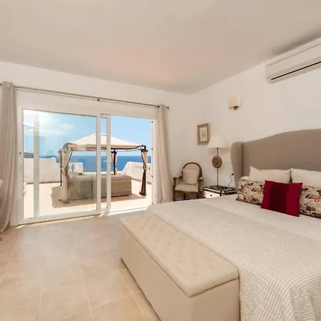 Es Macar Villa *